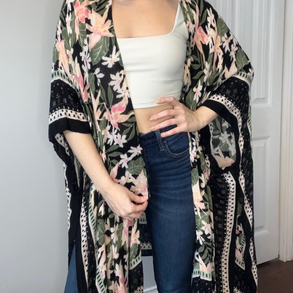 American Eagle Floral Kimono